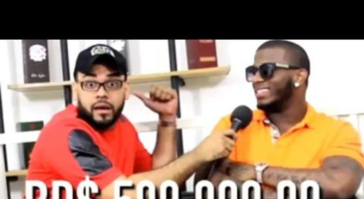 Crazy Design: Un político GAY le ofertó $500,000 pesos por sexo