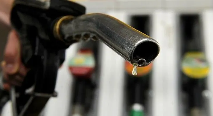 Ministerio de IC dispone rebajas en precios mayoria combustibles