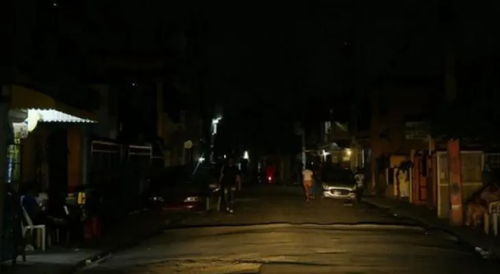 Alta generación eléctrica no frena las quejas por apagones en varias zonas del país