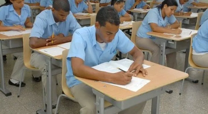 Educación suspende la docencia en todo el país por Erika