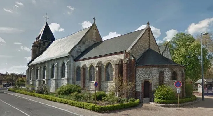 Tres muertos por toma de rehenes en una iglesia en Francia; asesinan a un sacerdote