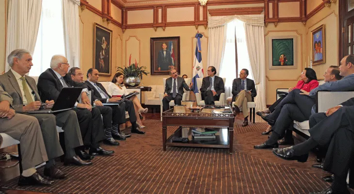 Presidente Medina se reúne con responsables fomento de las Mipymes
