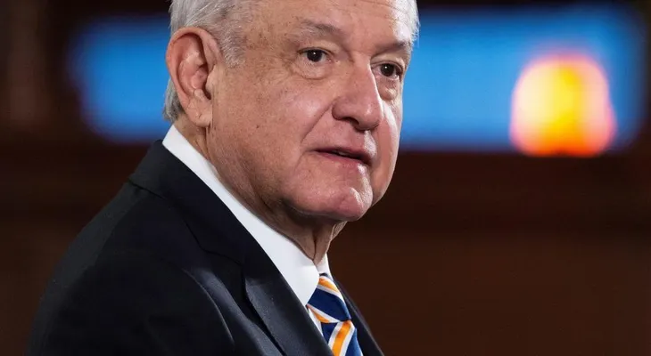 López Obrador pide "vencer el miedo" para "ir saliendo" del confinamiento