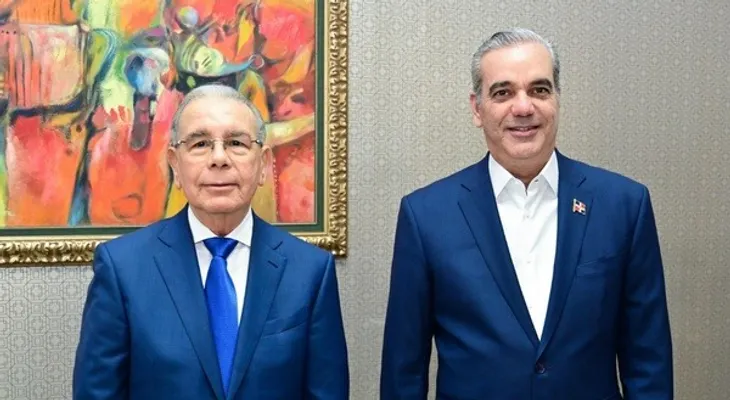 Danilo Medina arremete contra Abinader por límites a reelección presidencial