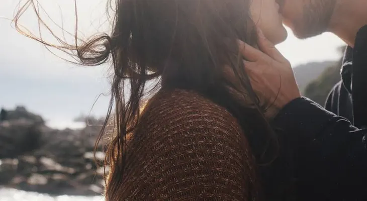 El beso sirve para curar numerosas enfermedades (Video)