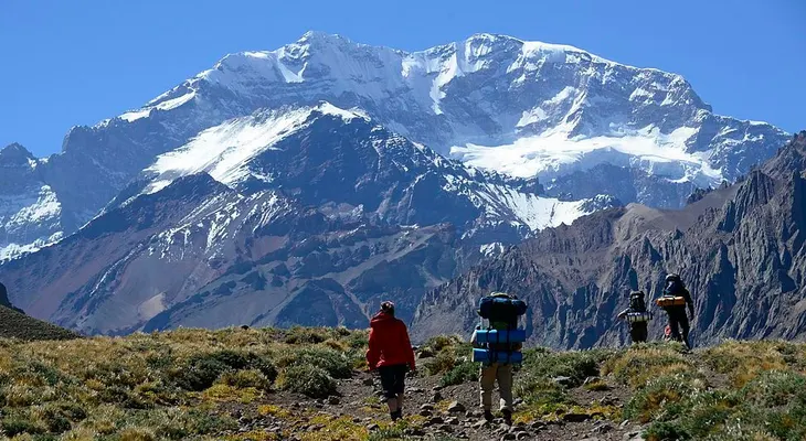 Argentina cobrará rescate a escaladores perdidos o heridos en la montaña Aconcagua