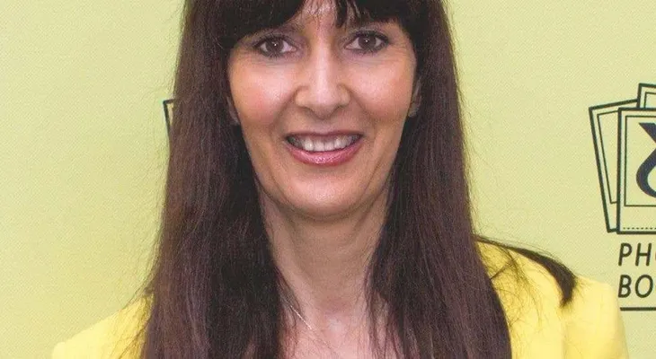 Arrestan diputada escocesa por utilizar transporte público infectada de COVID