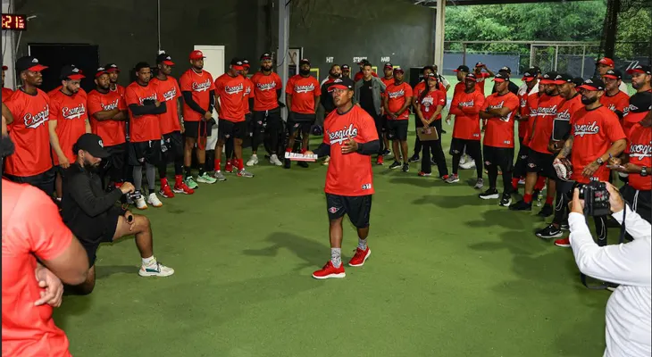 Sócrates Brito, Lake y Cordero en primer entrenamiento rojo