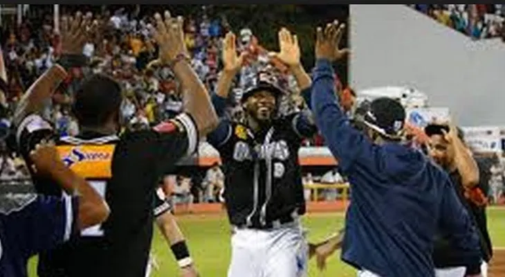 Gigantes dominan Round Robin; empatados Aguilas-Toros y Estrellas 