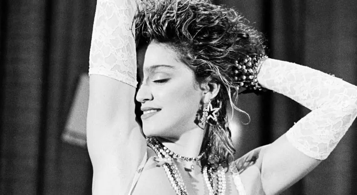 Madonna cumple 60 años: una mirada a su provocativo estilo contra el catolicismo durante estos años