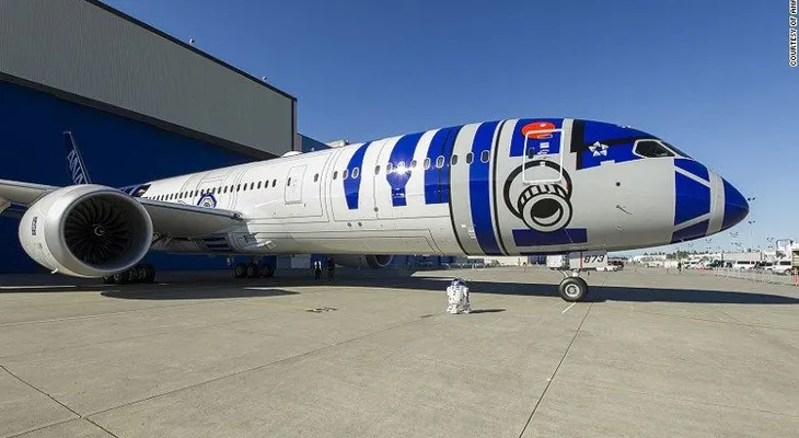 El primero de los aviones de ?Star Wars? ya está aquí