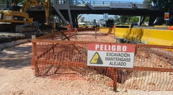 Obras Públicas inicia ampliación de Las Américas debajo de puente