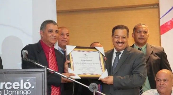 Presidente JCE resalta labor de profesores