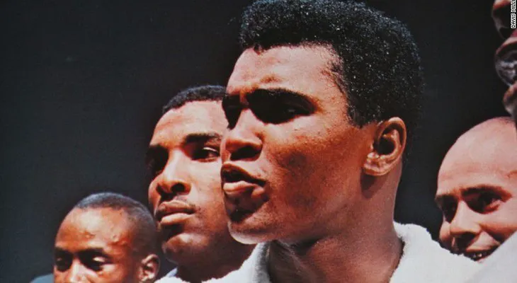 Hospitalizan al exboxeador Muhammad Ali por problemas respiratorios