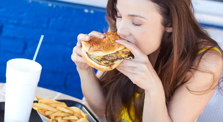  Un nuevo estudio determina la mejor hora del día para dejar de comer 