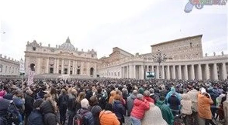 Papa pide cese de persecución a cristianos, que el mundo trata de esconder