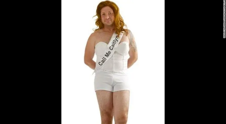Sale a la venta un disfraz de Halloween de Caitlyn Jenner