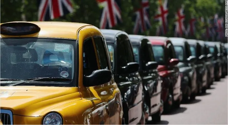 Uber logra una victoria sobre los taxis negros de Londres