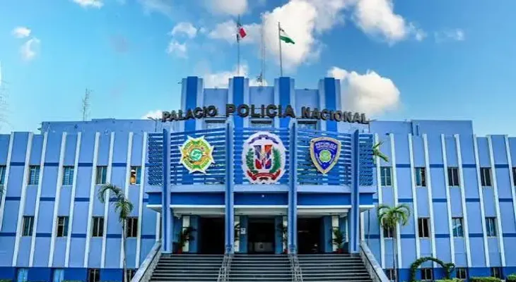 Policía desarticula fábrica ilegal de bebidas adulteradas en Barahona
