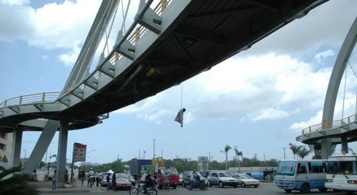 Mujer de 65 años se lanza de puente de Puerto Plata