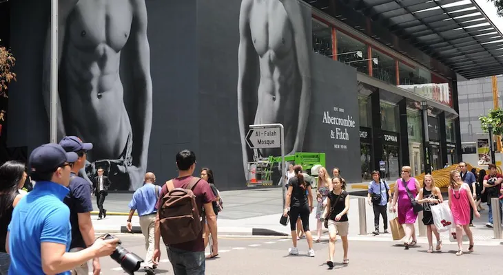 No vender sexo le deja importantes ganancias a Abercrombie & Fitch