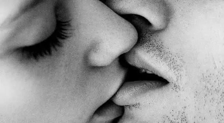 ¿Has padecido la enfermedad del beso?