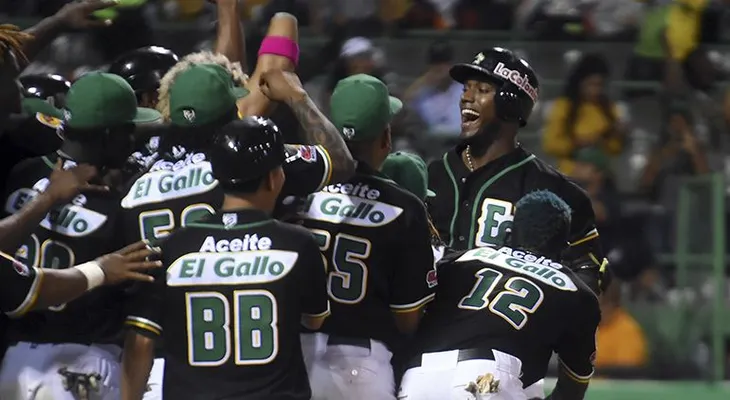 Estrellas Orientales ganan primer juego de Serie Final
