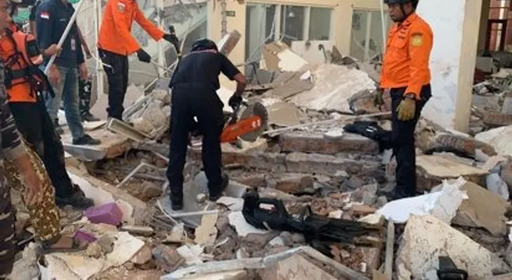 Indonesia eleva a 87 los fallecidos por el terremoto de magnitud 7,7 en la isla de Flores