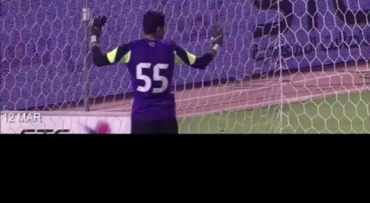 El portero de un equipo de Arabia Saudita se marca un insólito autogol