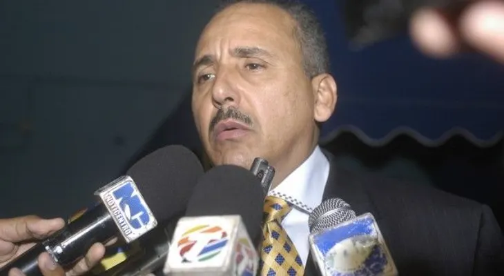 Se querella contra funcionarios por alegado intento de soborno a legisladores para reforma