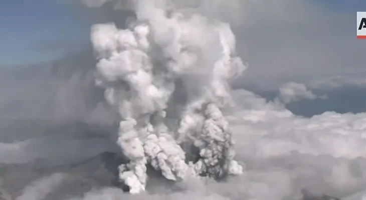 11 heridos por erupción volcán en Japón