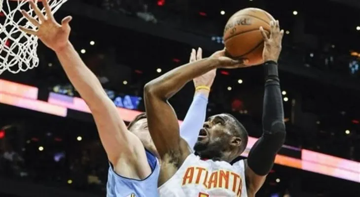Hardaway anota 21 puntos y Hawks vencen 116-98 a Nuggets