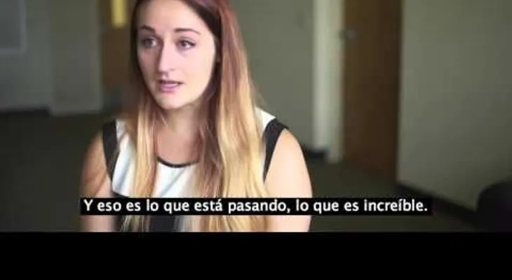 Se hizo un tatuaje que dice "estoy bien"; míralo de un ángulo distinto. Conmovedor (VIDEO)
