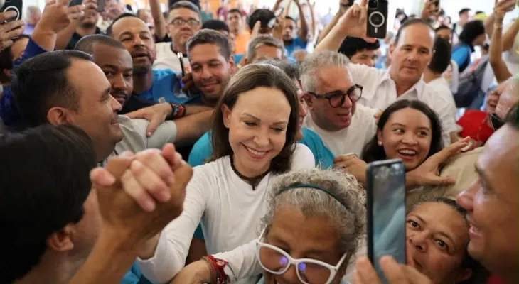 María Corina Machado regresa a Venezuela tras casi diez meses fuera y Rubio lo vincula al diálogo que respalda Washington