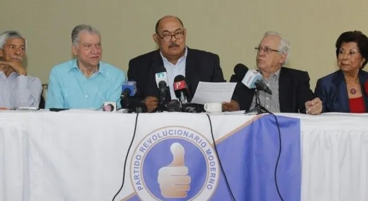 Dirigentes Peñagomistas respaldan a Abinader