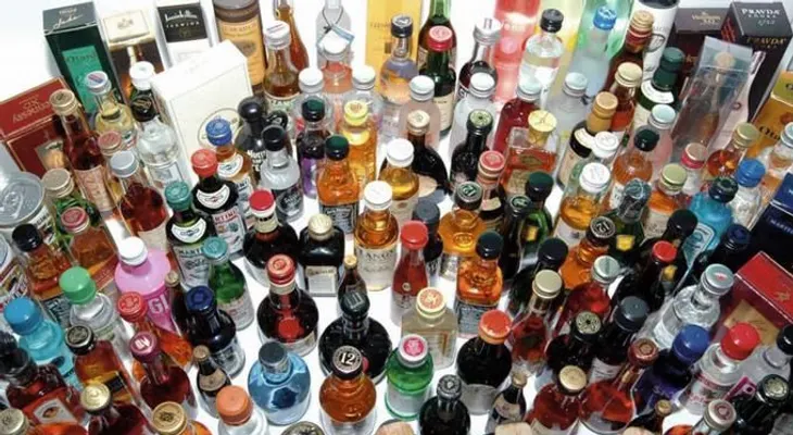 Autoridades desmantelan cinco laboratorios donde se fabricaba alcohol "clerén" 