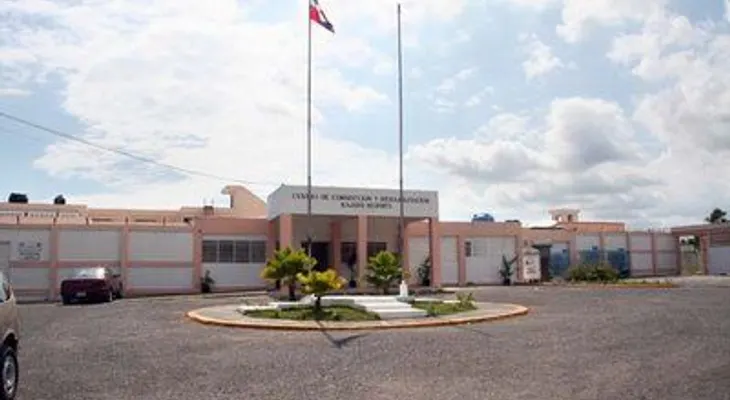 Donan equipos para el Centro de Corrección Najayo-Mujeres