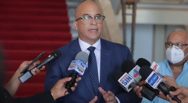 Homero Figueroa dice medidas del Gobierno buscan estimular población a vacunarse 