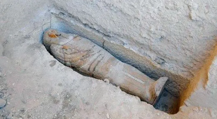 Aún queda mucho por descubrir: hallan un misterioso sarcófago en Egipto 