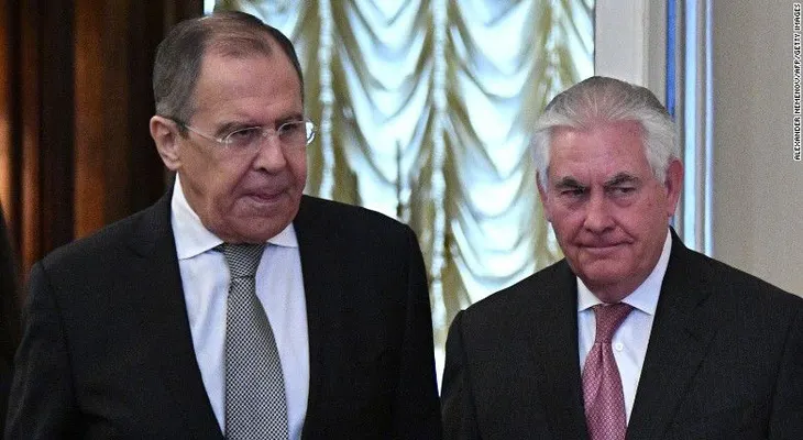 Putin se reúne con Tillerson en Rusia, mientras se profundiza la ruptura por Siria