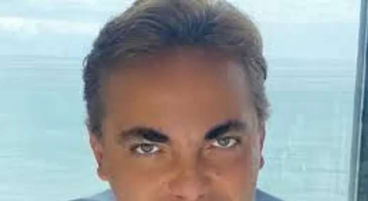  Cristian Castro dice entre lágrimas que verá todos los días a su abuela en sus sueños