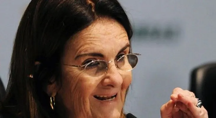 Renuncia presidenta de Petrobras en medio de escándalo 