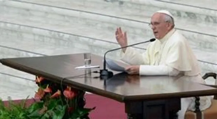 El papa renueva estatuto de Academia para la vida e incluye miembros jóvenes