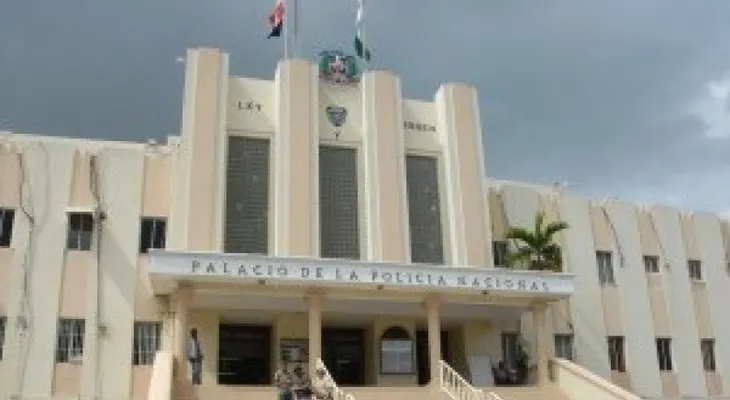 PN mata dos hombres en tienda de Villa Altagracia