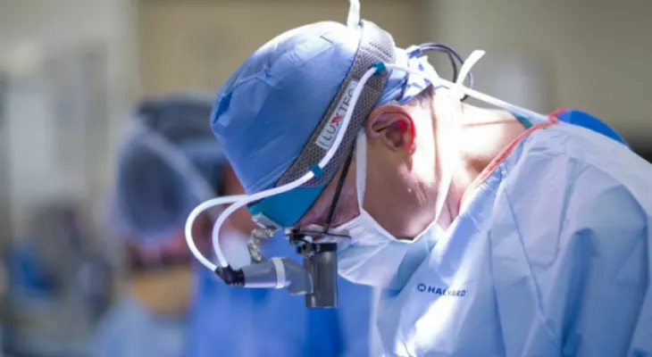 La medición de las complicaciones postoperatorias varía