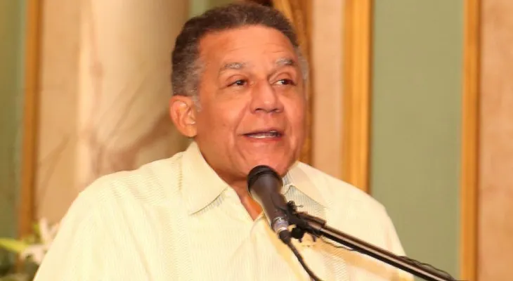 Presidente Medina felicita a Juan Bolívar Díaz por Premio Nacional Periodismo