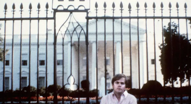 EE.UU.: sale de un hospital psiquiátrico el hombre que intento asesinar al expresidente Ronald Reagan