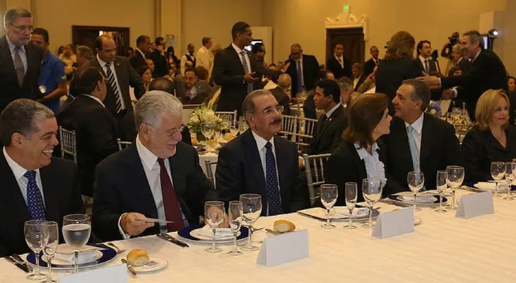 Viyella de Paliza: Danilo Medina cumple compromiso con la Educación