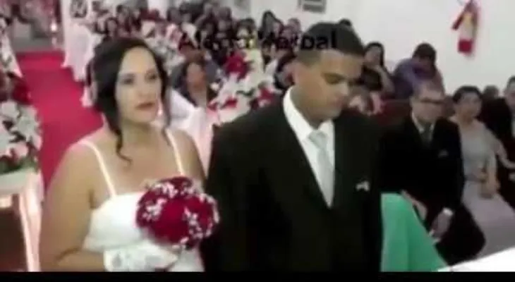 El novio se retiró en el Altar....luego respiraron profundo...