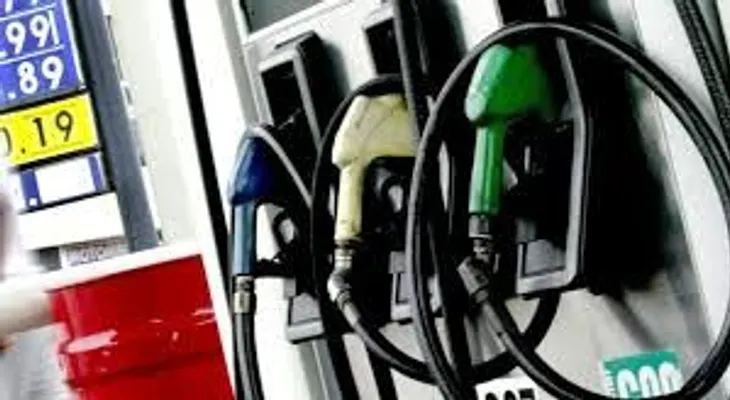 Siguen en la baja precios combustibles